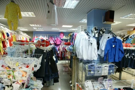 Магазин одежды Сток-центр на улице Селезнёва фото 1